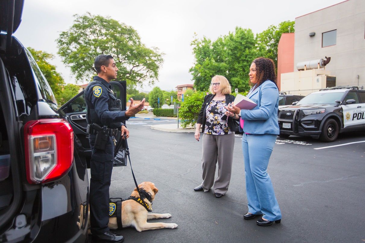 Officer Chavez speaks with two IACLEA assessors